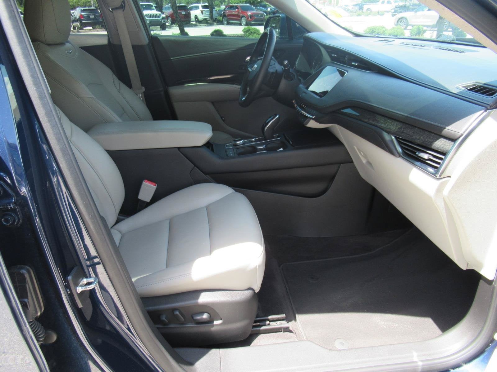 2020 Cadillac XT4 FWD Premium Luxury