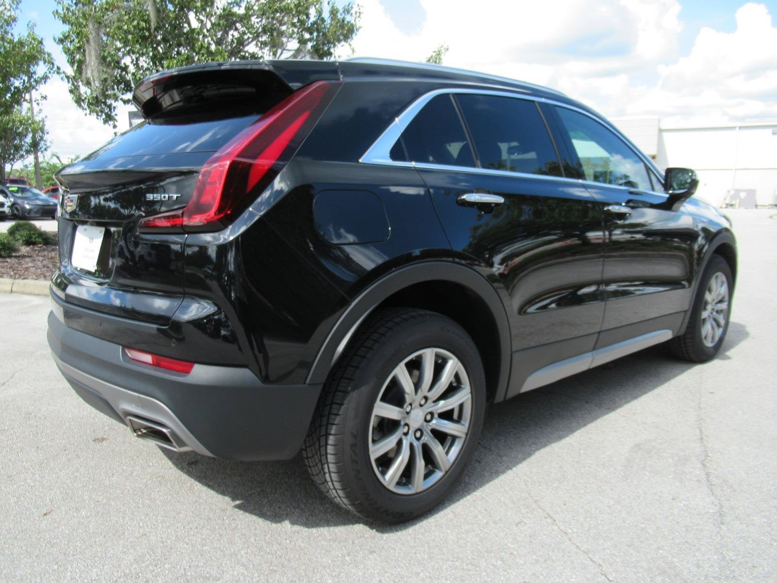 2022 Cadillac XT4 AWD Premium Luxury