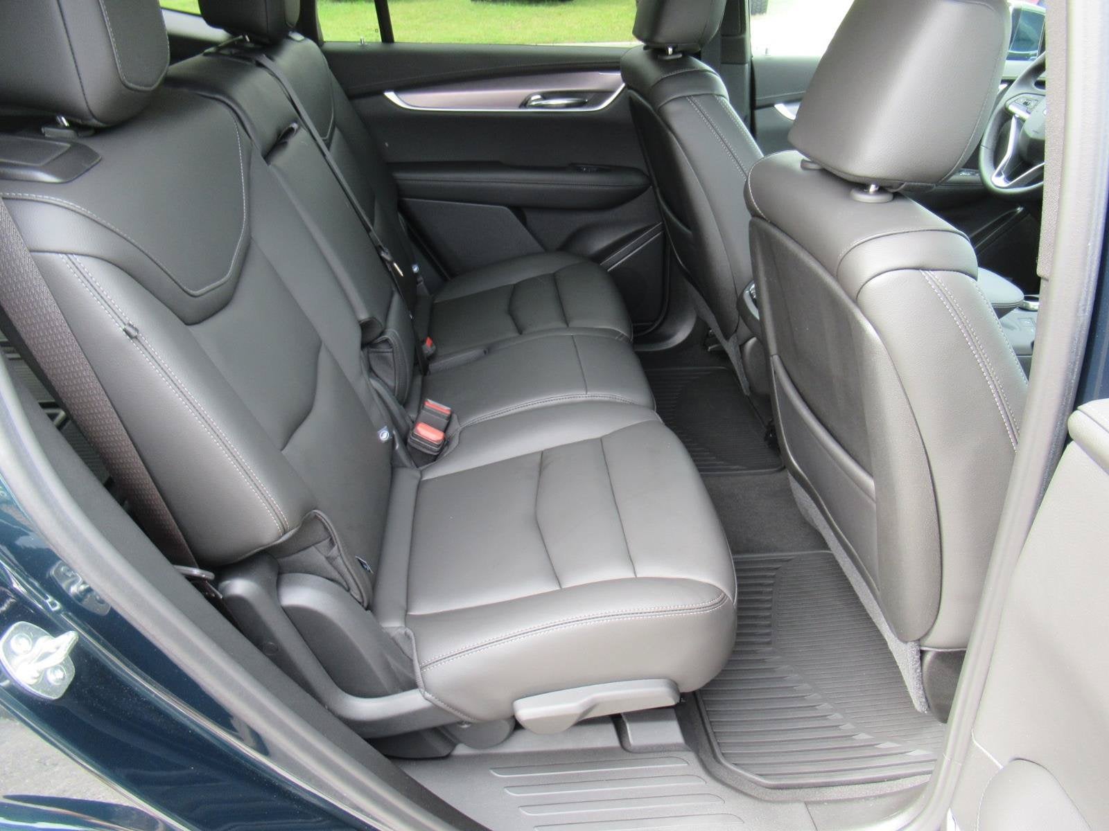 2025 Cadillac XT6 Luxury