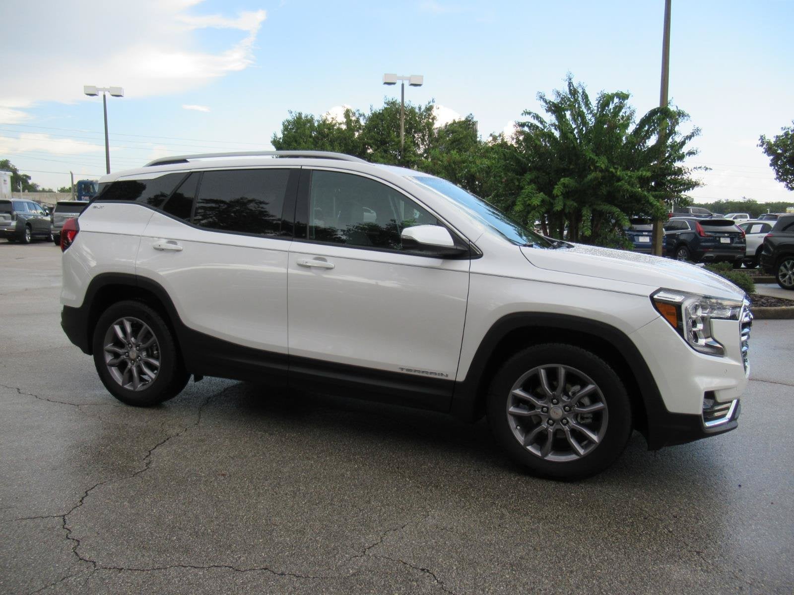 2023 GMC Terrain SLT