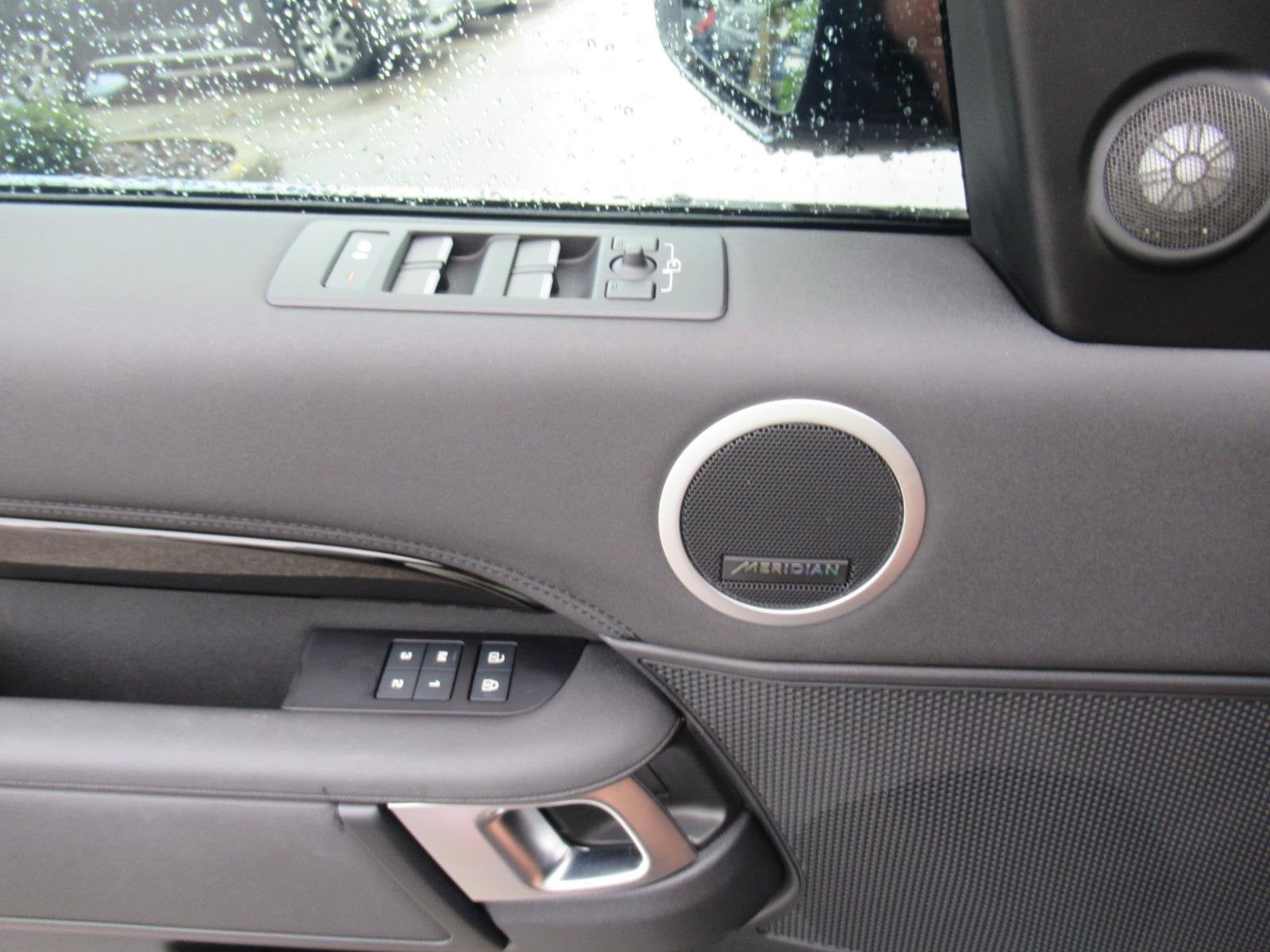 2024 Land Rover Discovery S