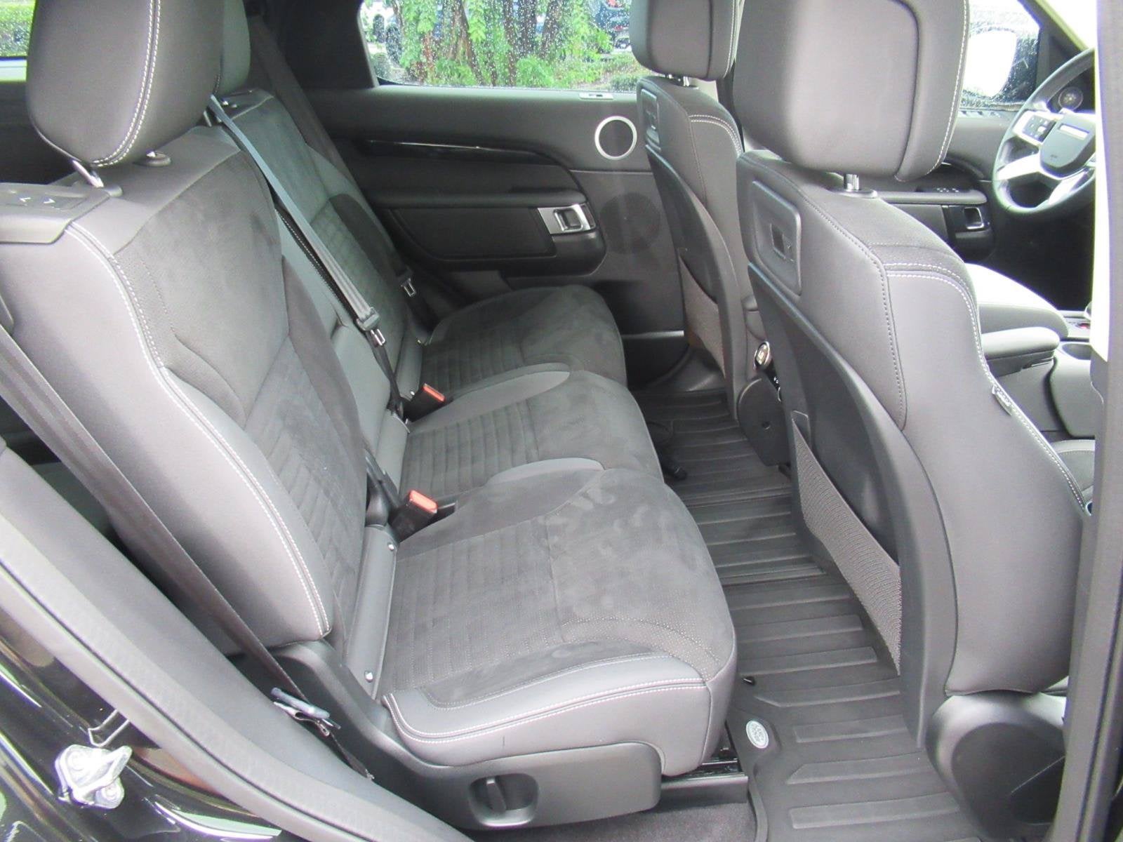 2024 Land Rover Discovery S