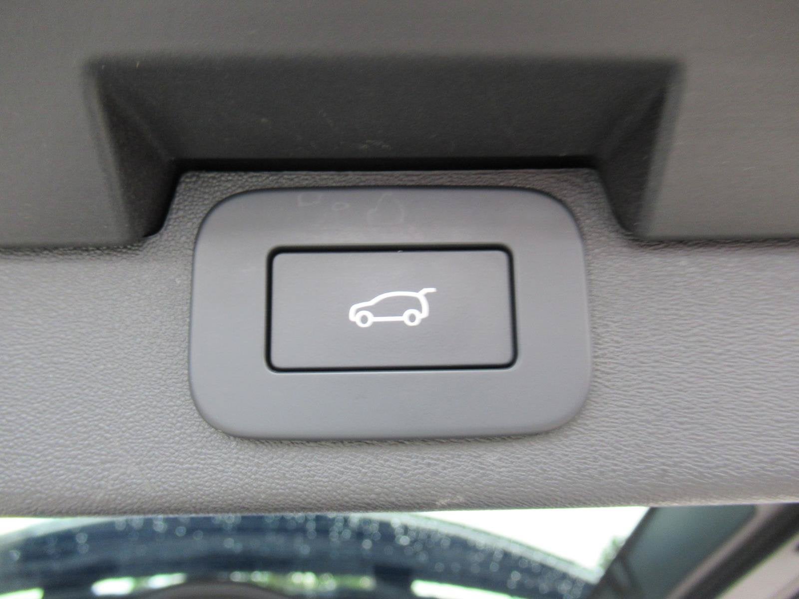 2024 Land Rover Discovery S