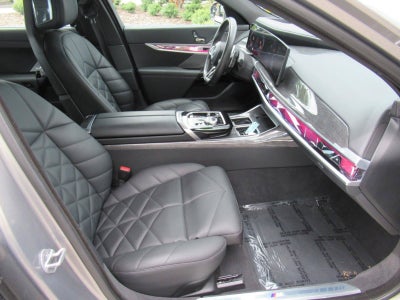 2023 BMW 7 Series 740i