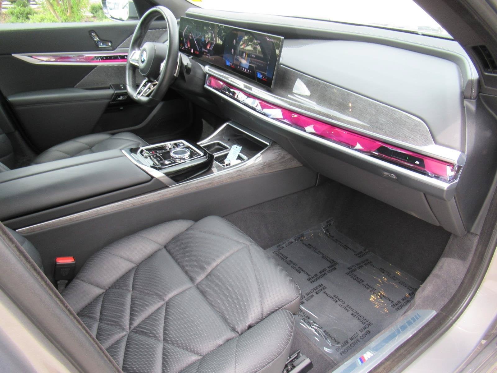2023 BMW 7 Series 740i
