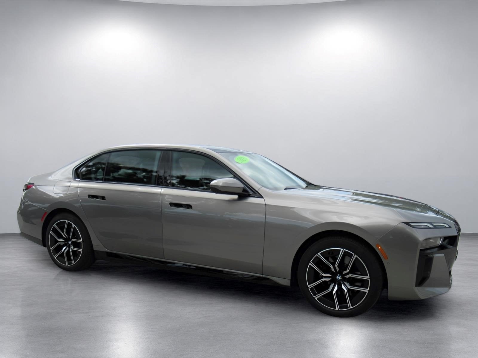 2023 BMW 7 Series 740i