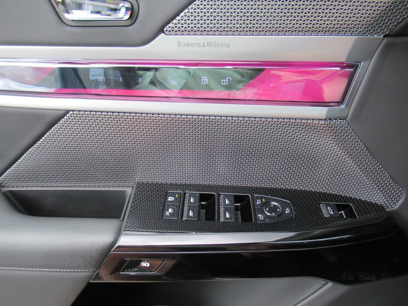 2023 BMW 7 Series 740i
