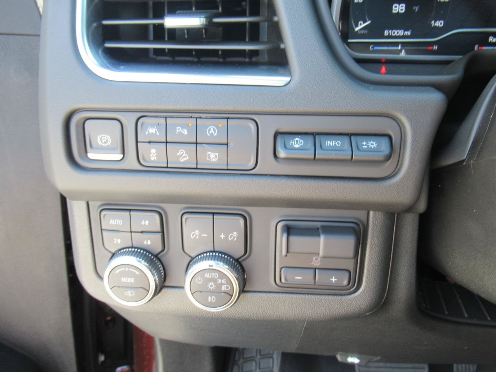 2023 GMC Yukon AT4