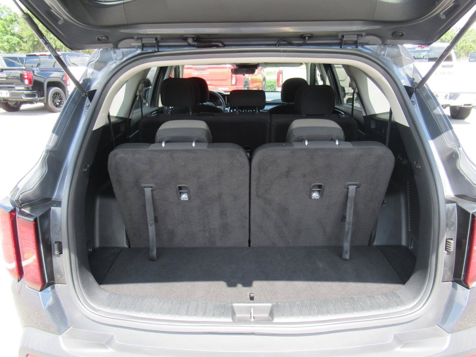 2022 Kia Sorento LX