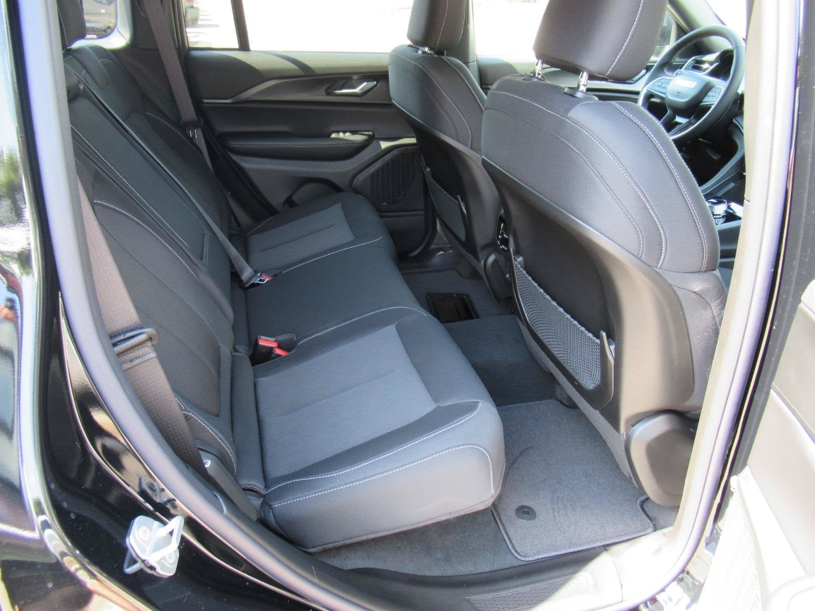 2026 Jeep Grand Cherokee GRAND CHEROKEE LAREDO 4X2