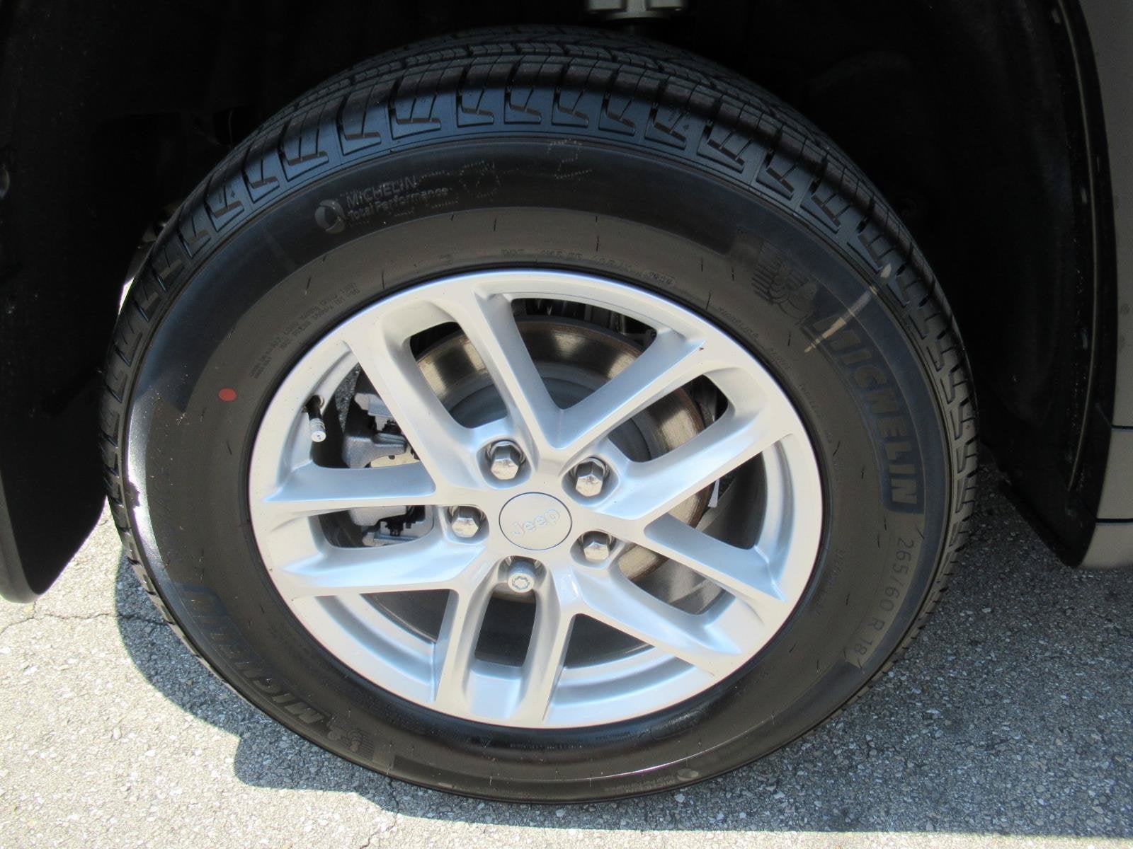 2026 Jeep Grand Cherokee GRAND CHEROKEE LAREDO 4X2