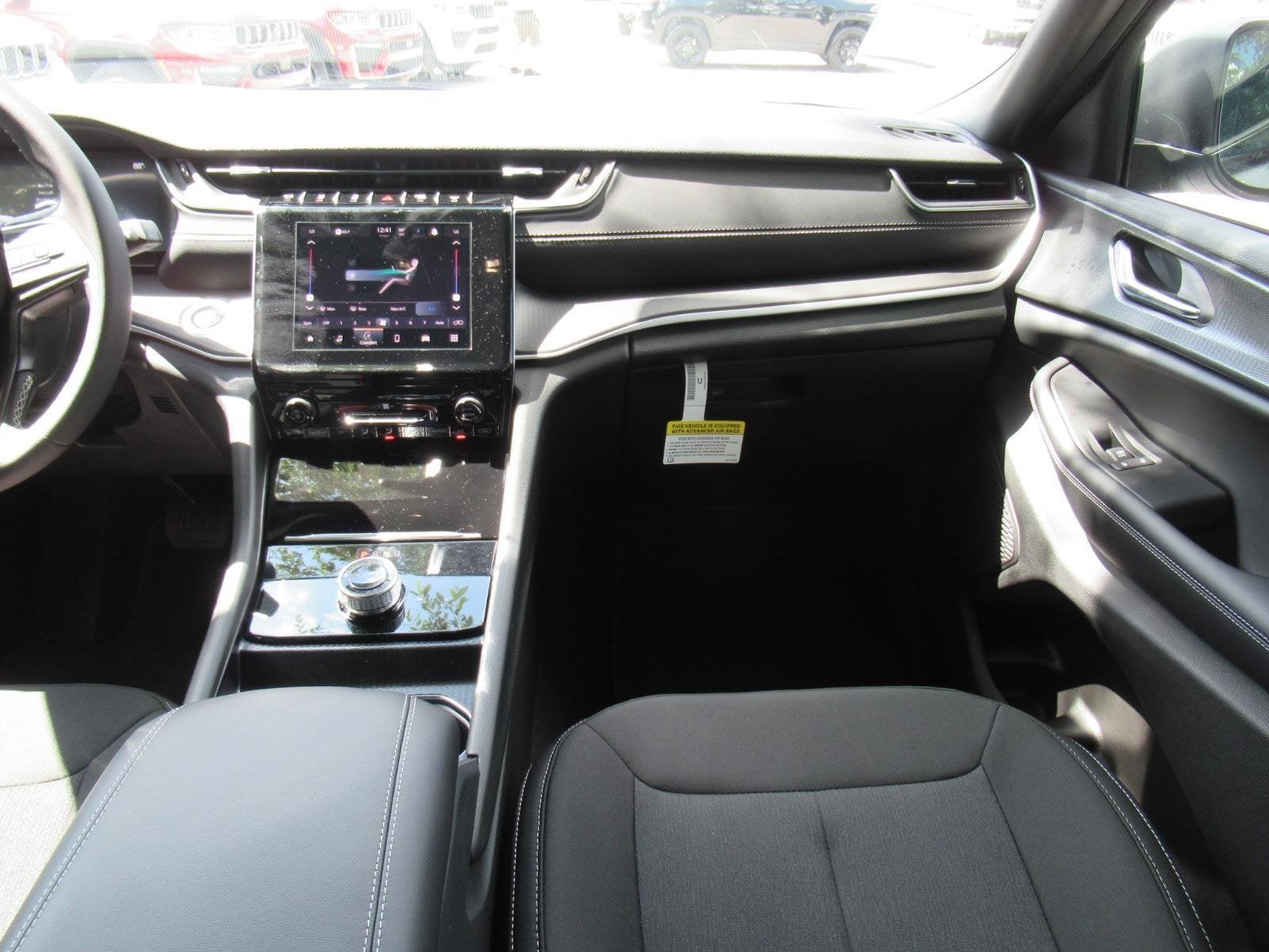 2026 Jeep Grand Cherokee GRAND CHEROKEE LAREDO 4X2