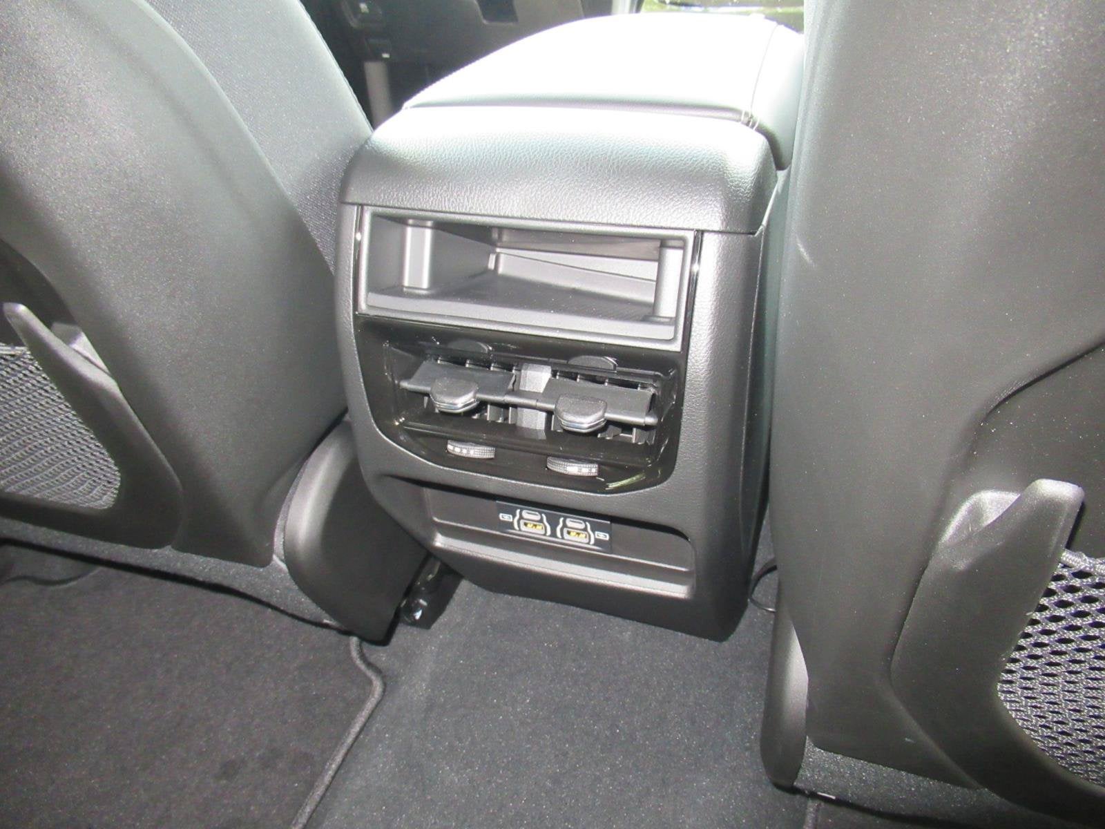 2026 Jeep Grand Cherokee GRAND CHEROKEE LAREDO 4X2