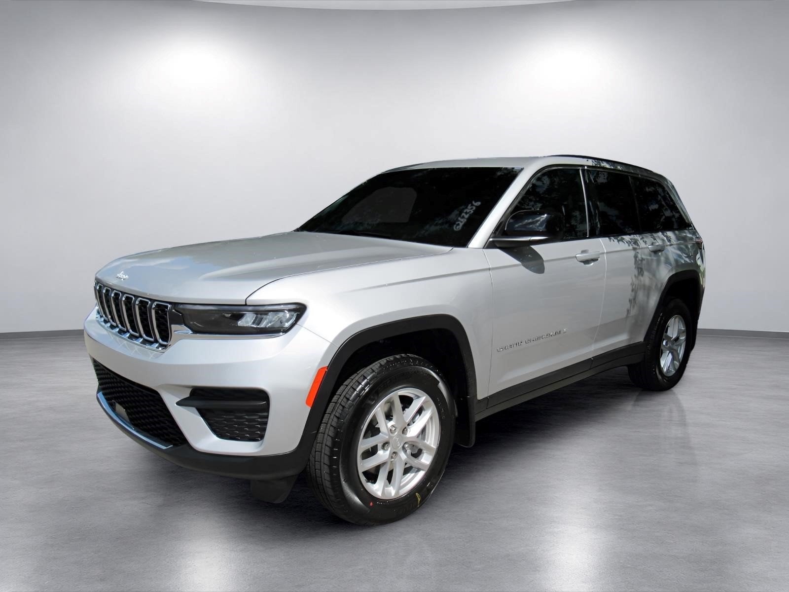 2026 Jeep Grand Cherokee GRAND CHEROKEE LAREDO 4X2