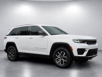 2027 Jeep Grand Cherokee GRAND CHEROKEE LAREDO X 4X2