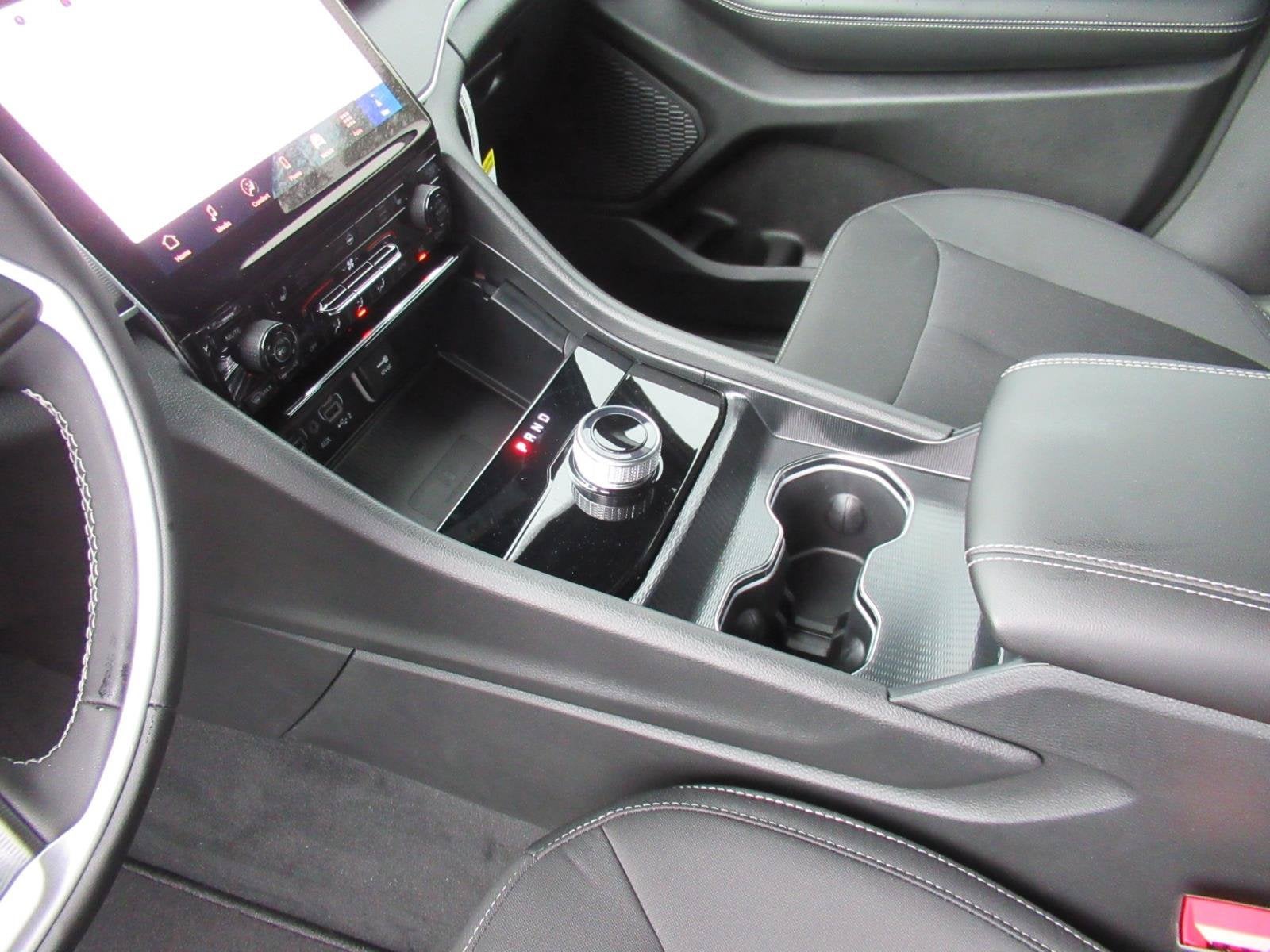 2027 Jeep Grand Cherokee GRAND CHEROKEE LAREDO X 4X2