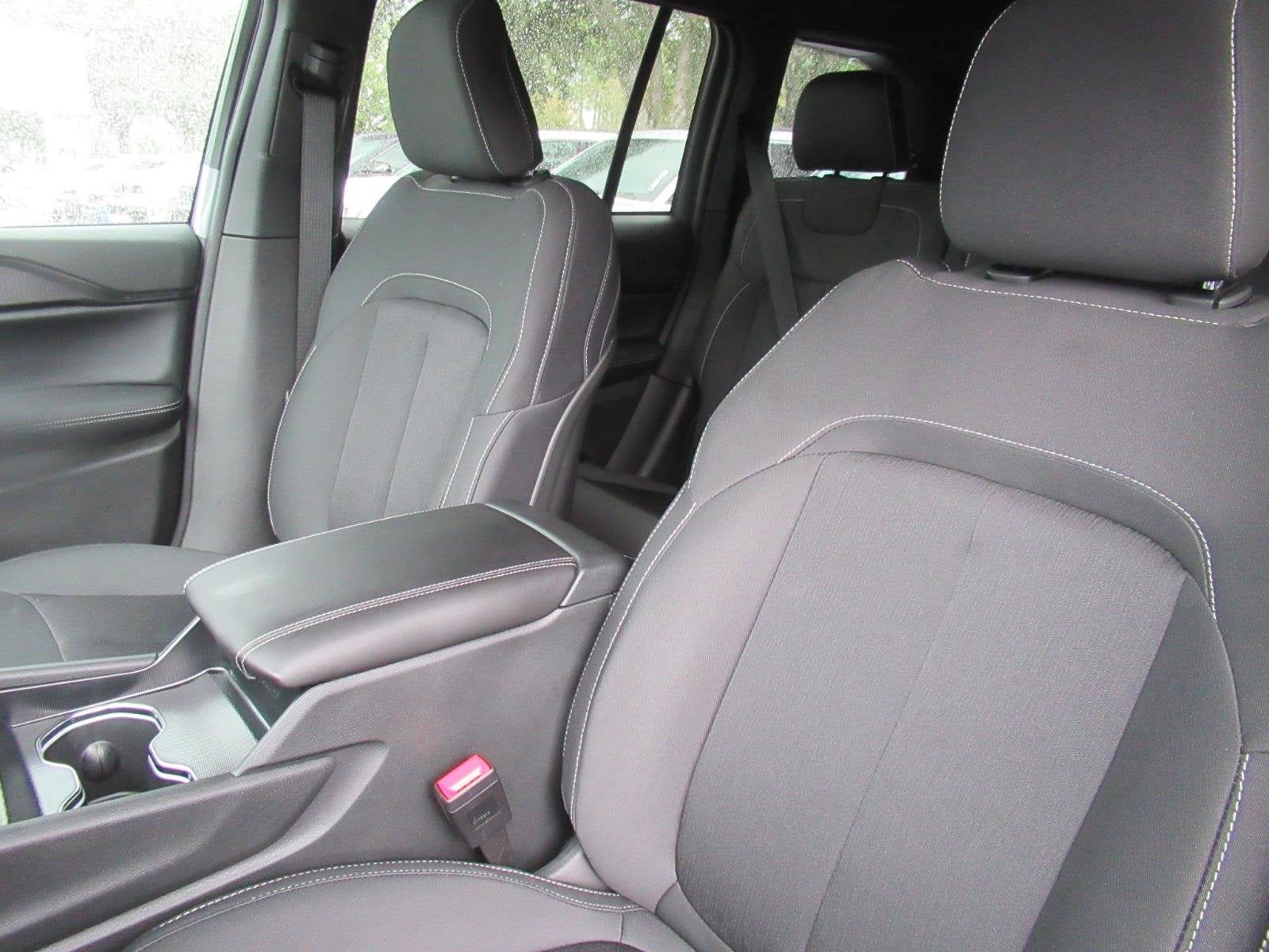 2027 Jeep Grand Cherokee GRAND CHEROKEE LAREDO X 4X2