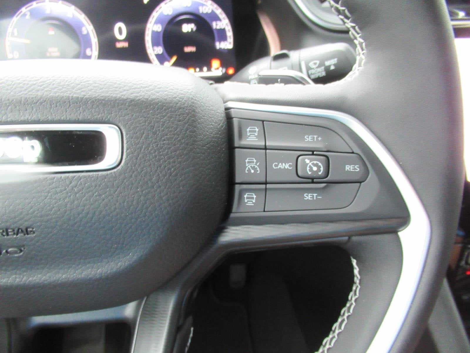 2027 Jeep Grand Cherokee GRAND CHEROKEE LAREDO X 4X2
