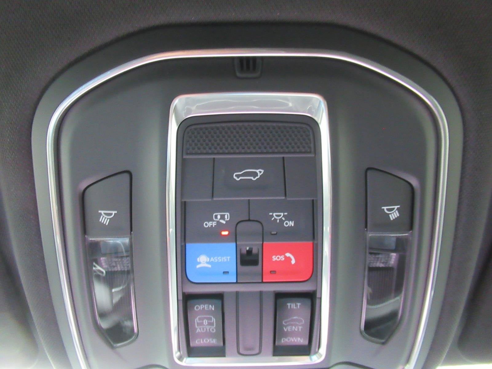 2027 Jeep Grand Cherokee GRAND CHEROKEE LAREDO X 4X2