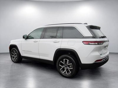 2027 Jeep Grand Cherokee GRAND CHEROKEE LAREDO X 4X2