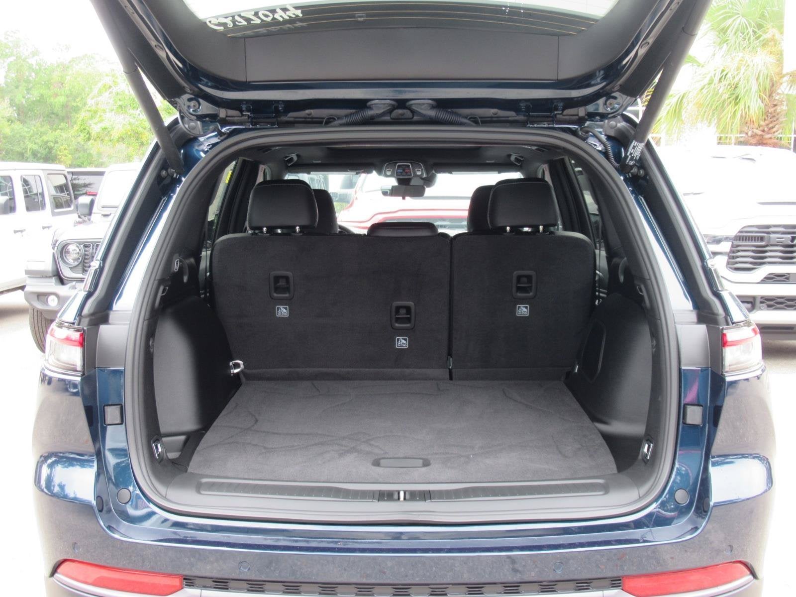 2027 Jeep Grand Cherokee GRAND CHEROKEE LIMITED 4X2