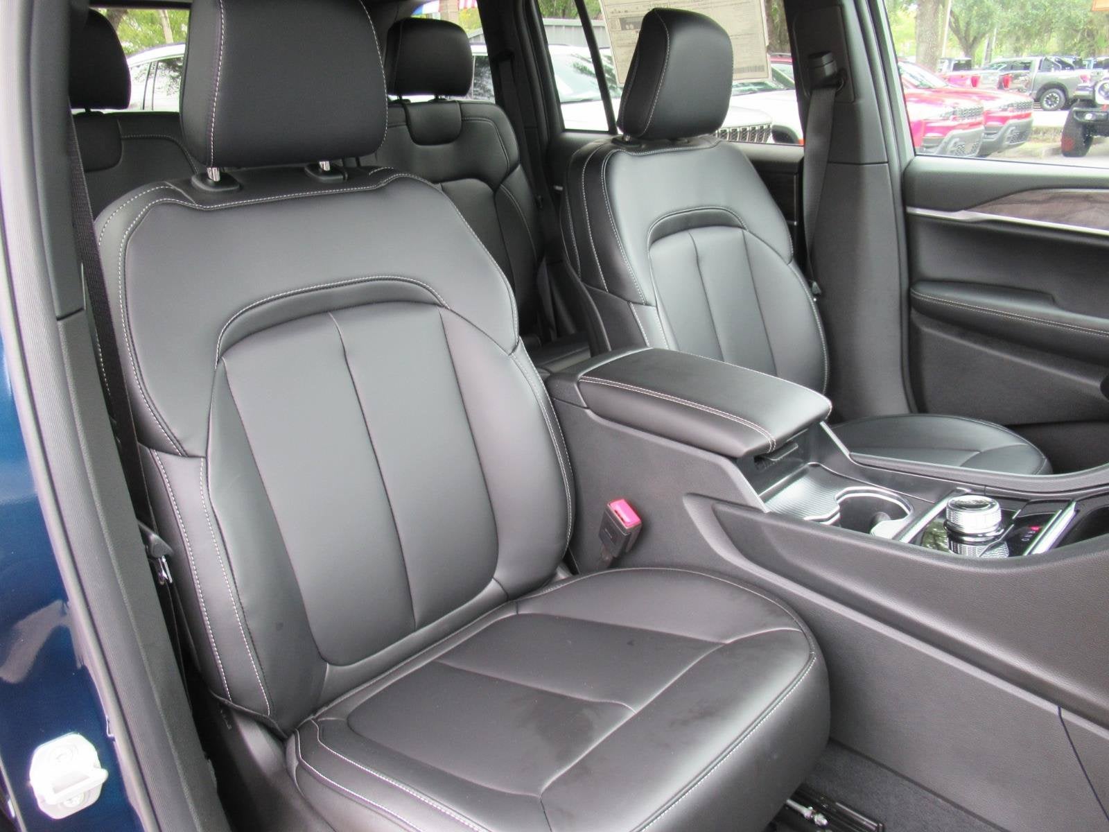 2027 Jeep Grand Cherokee GRAND CHEROKEE LIMITED 4X2