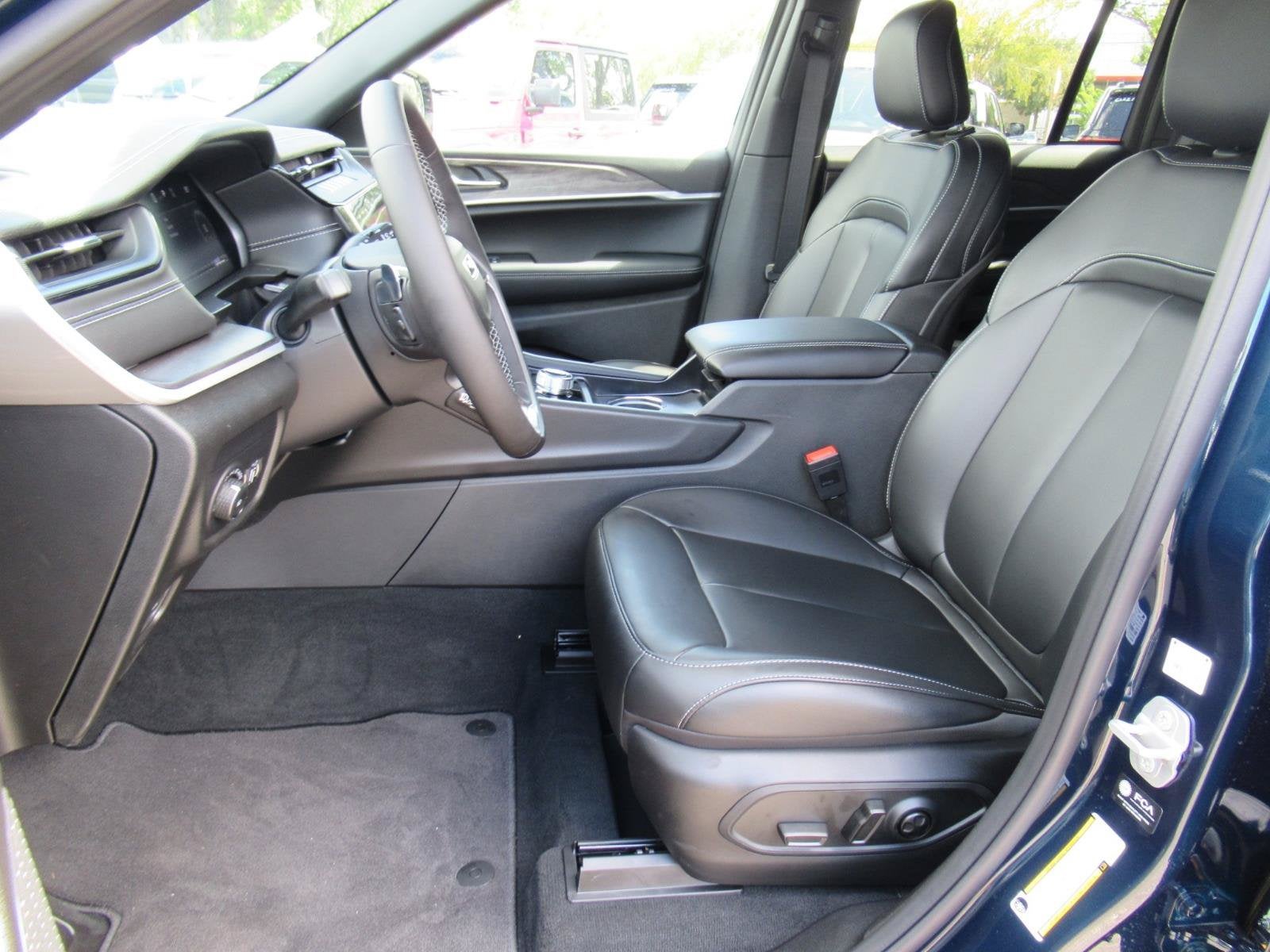 2027 Jeep Grand Cherokee GRAND CHEROKEE LIMITED 4X2