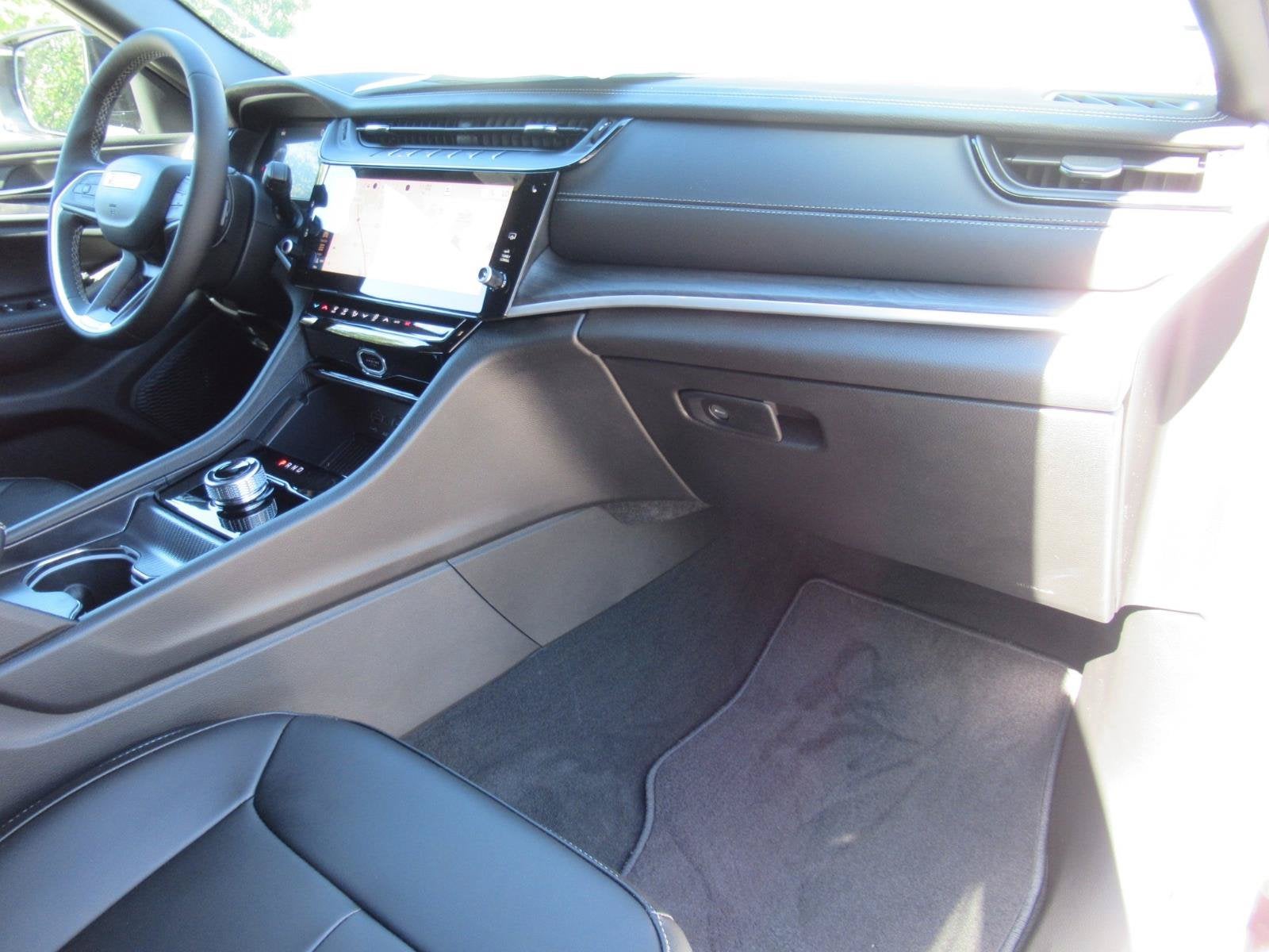 2027 Jeep Grand Cherokee GRAND CHEROKEE LIMITED 4X2