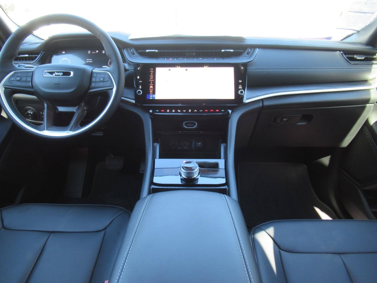 2027 Jeep Grand Cherokee GRAND CHEROKEE LIMITED 4X2
