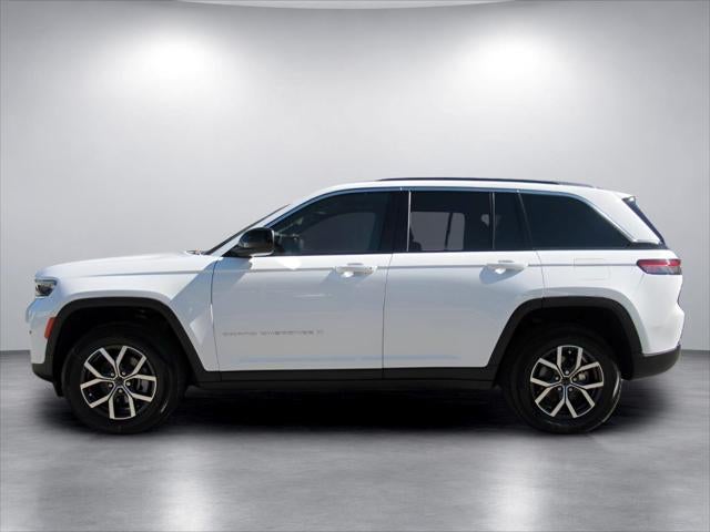2027 Jeep Grand Cherokee GRAND CHEROKEE LAREDO X 4X4