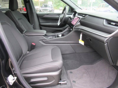 2027 Jeep Grand Cherokee GRAND CHEROKEE LAREDO X 4X4