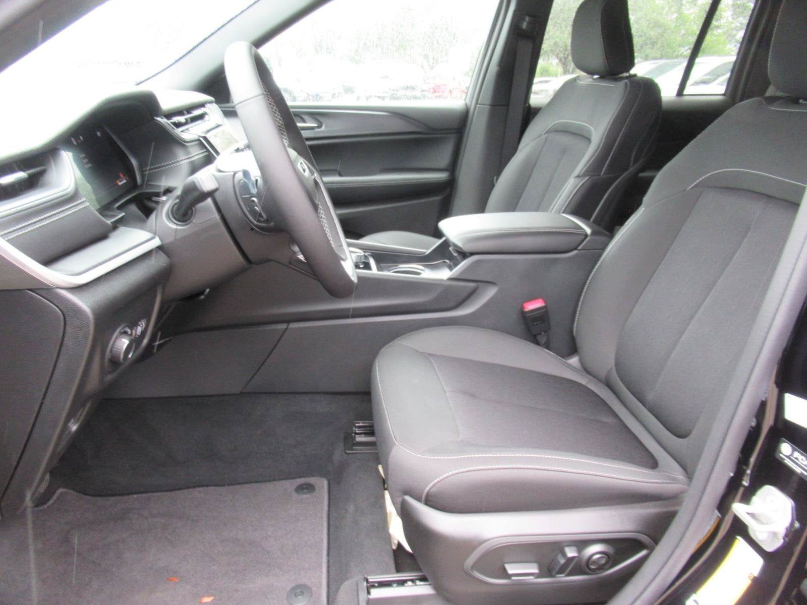 2027 Jeep Grand Cherokee GRAND CHEROKEE LAREDO X 4X4