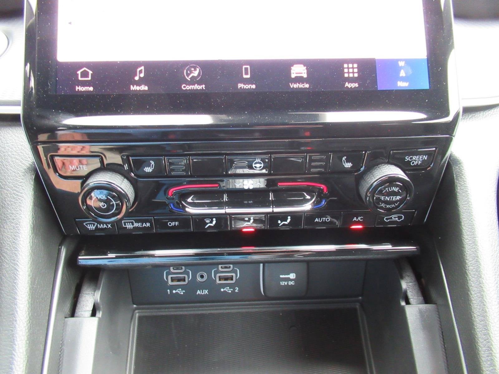 2027 Jeep Grand Cherokee GRAND CHEROKEE LAREDO X 4X4