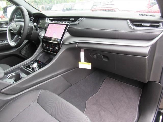 2027 Jeep Grand Cherokee GRAND CHEROKEE LAREDO X 4X4