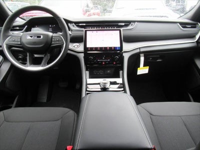 2027 Jeep Grand Cherokee GRAND CHEROKEE LAREDO X 4X4