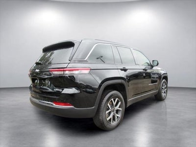 2027 Jeep Grand Cherokee GRAND CHEROKEE LAREDO X 4X4