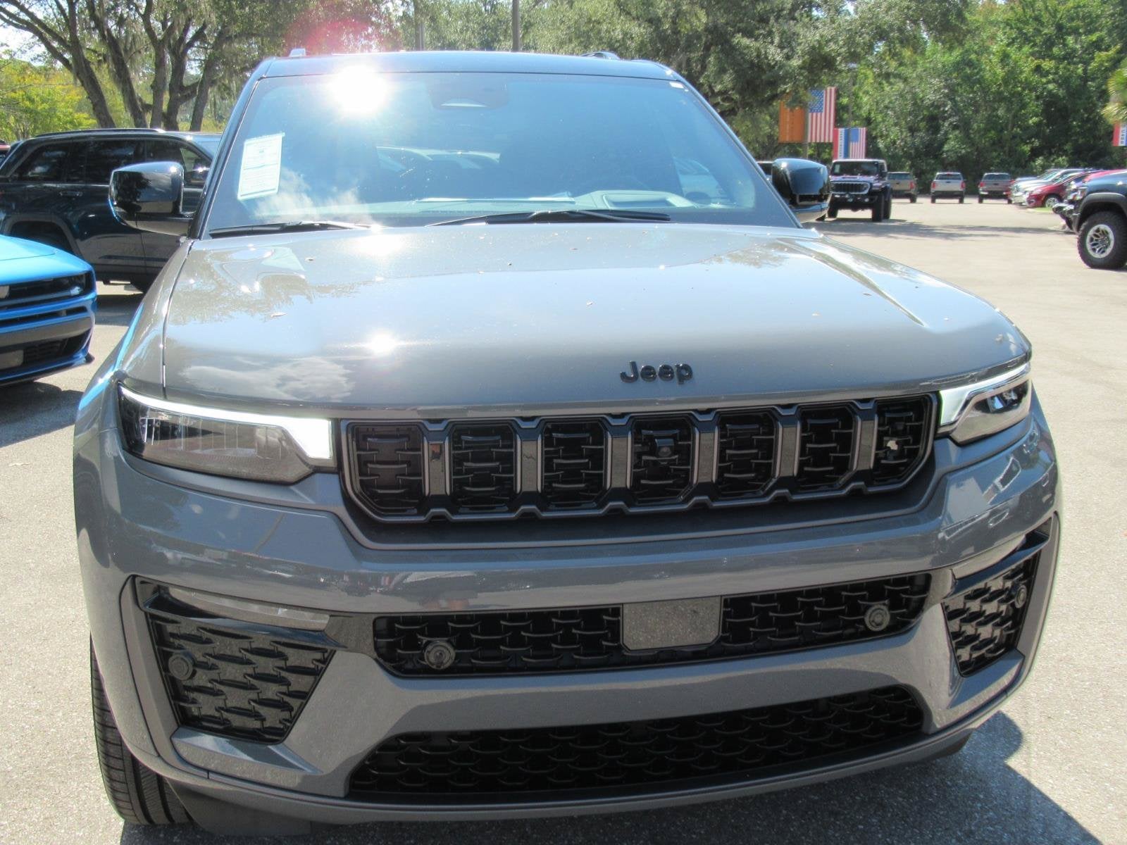2027 Jeep Grand Cherokee GRAND CHEROKEE SUMMIT 4X4