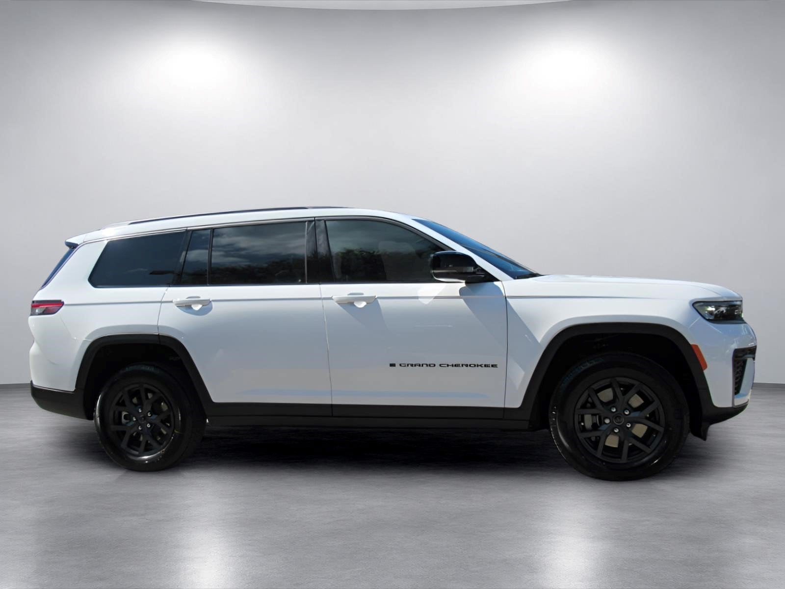 2027 Jeep Grand Cherokee GRAND CHEROKEE L LAREDO ALTITUDE 4X2