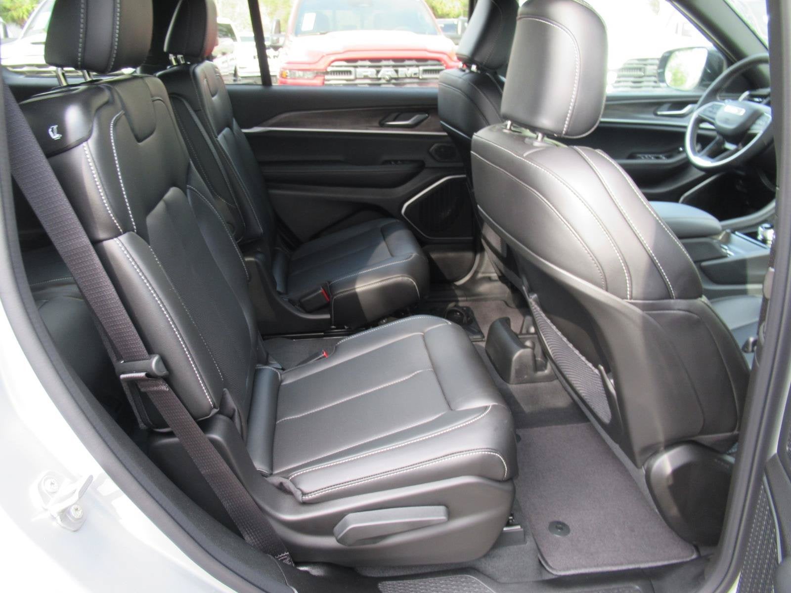 2026 Jeep Grand Cherokee GRAND CHEROKEE L LIMITED 4X2