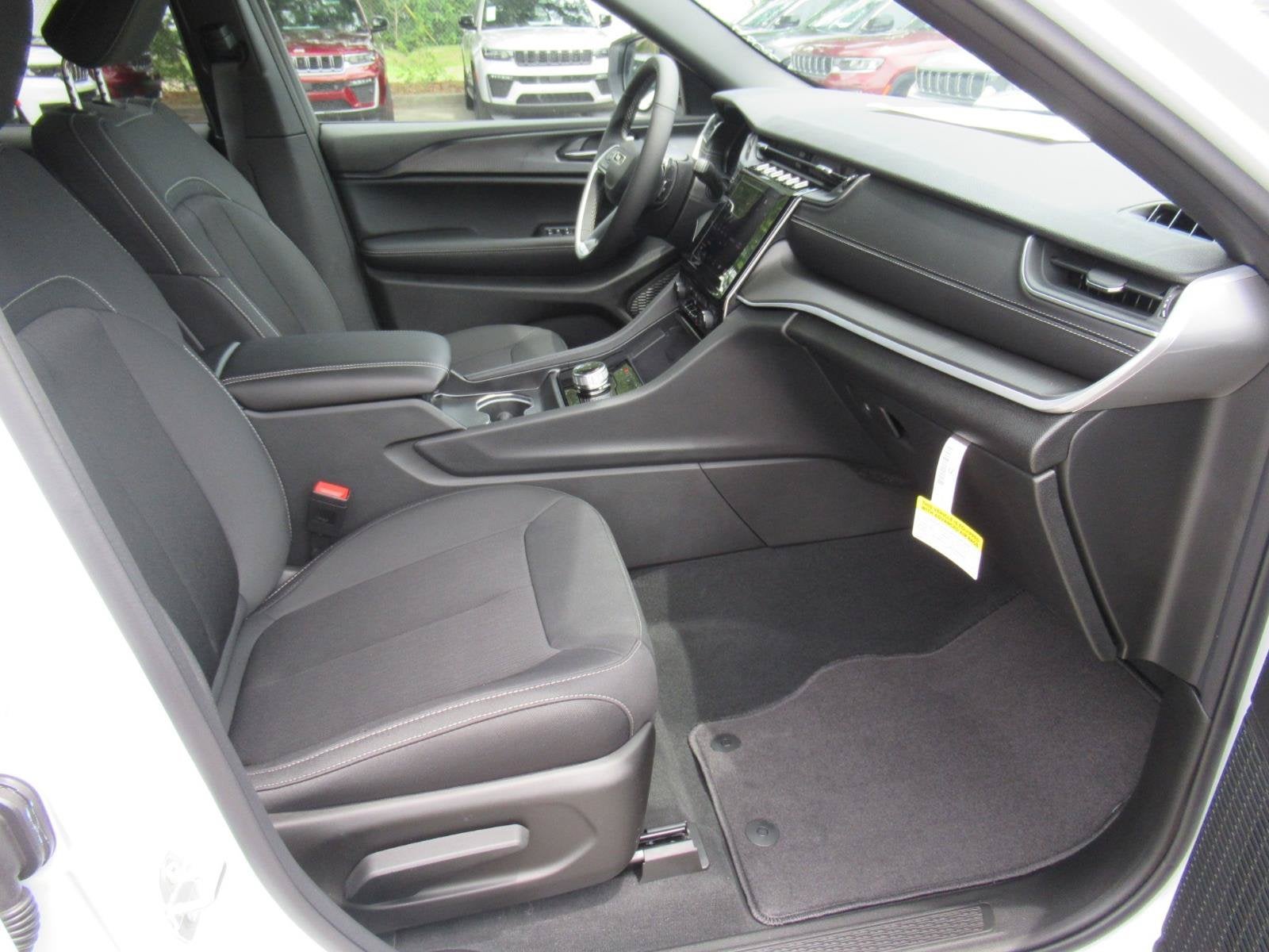 2026 Jeep Grand Cherokee GRAND CHEROKEE L LAREDO X 4X4