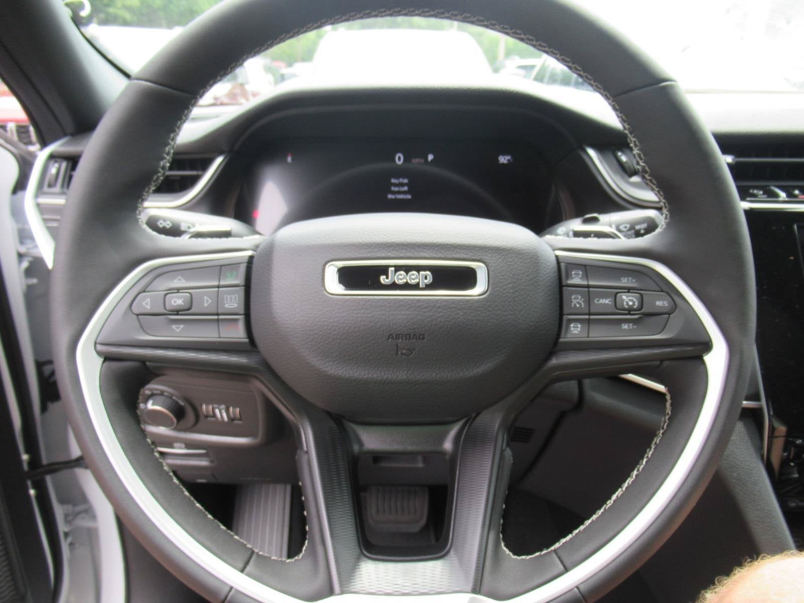 2026 Jeep Grand Cherokee GRAND CHEROKEE L LAREDO X 4X4