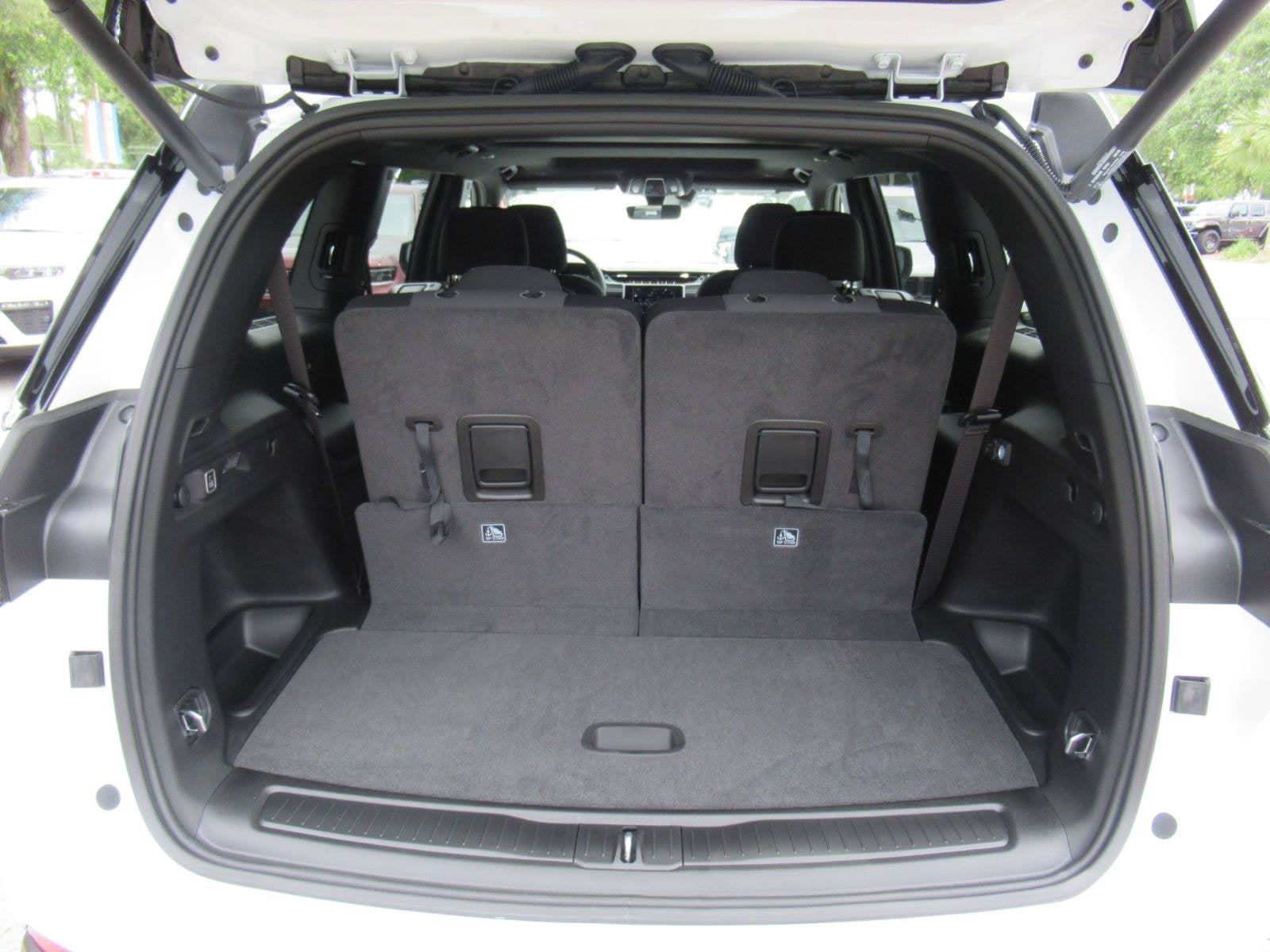 2026 Jeep Grand Cherokee GRAND CHEROKEE L LAREDO X 4X4