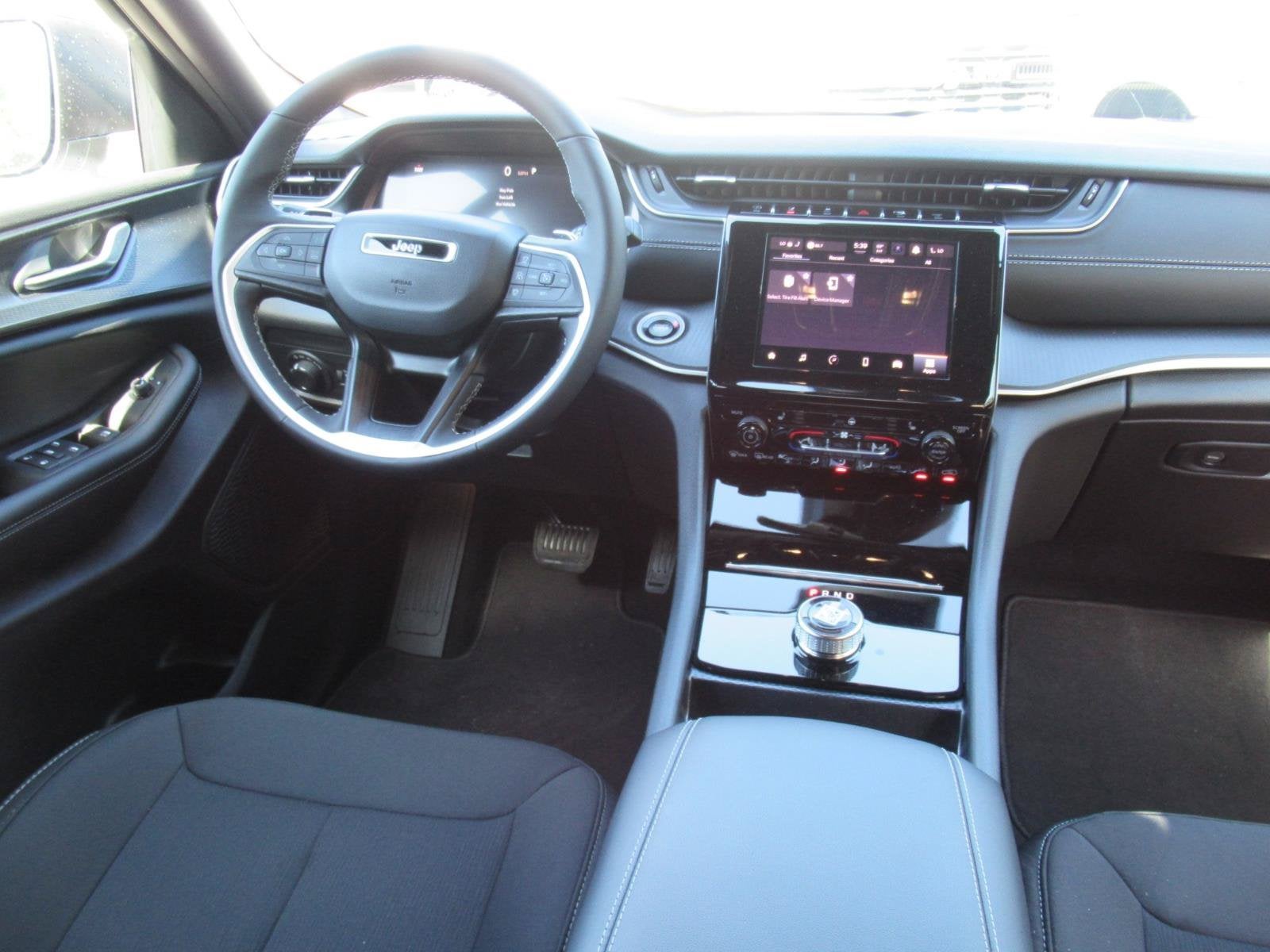2026 Jeep Grand Cherokee GRAND CHEROKEE L LAREDO X 4X4
