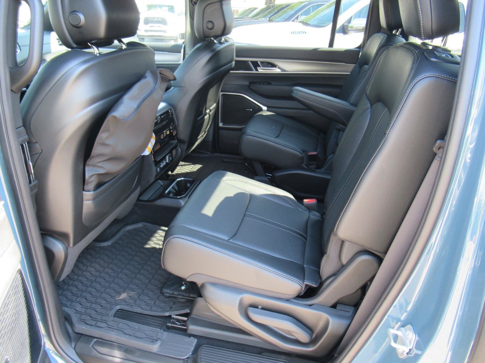 2026 Jeep Grand Wagoneer GRAND WAGONEER UPLAND 4X4
