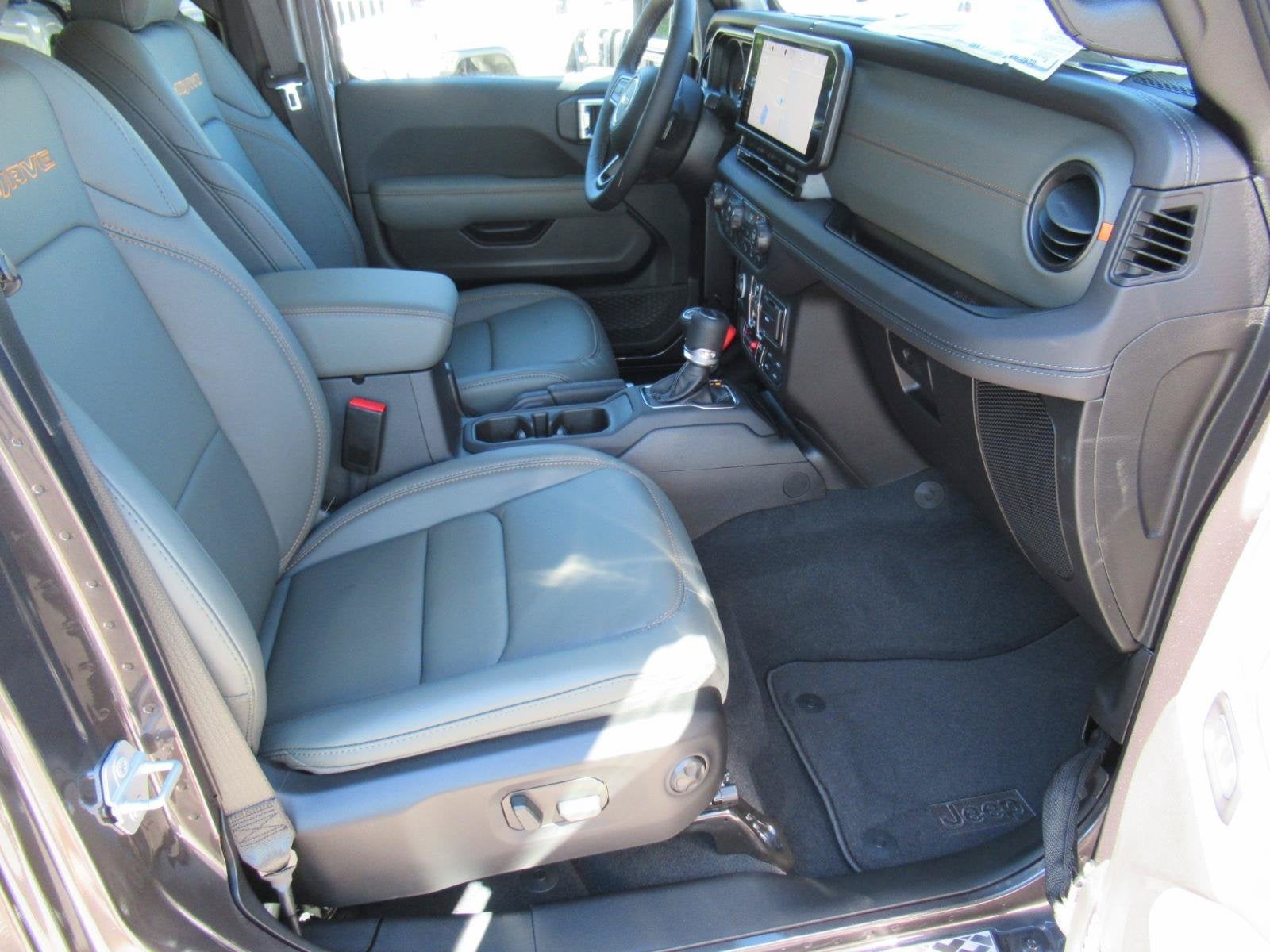 2027 Jeep Gladiator GLADIATOR MOJAVE X 4X4
