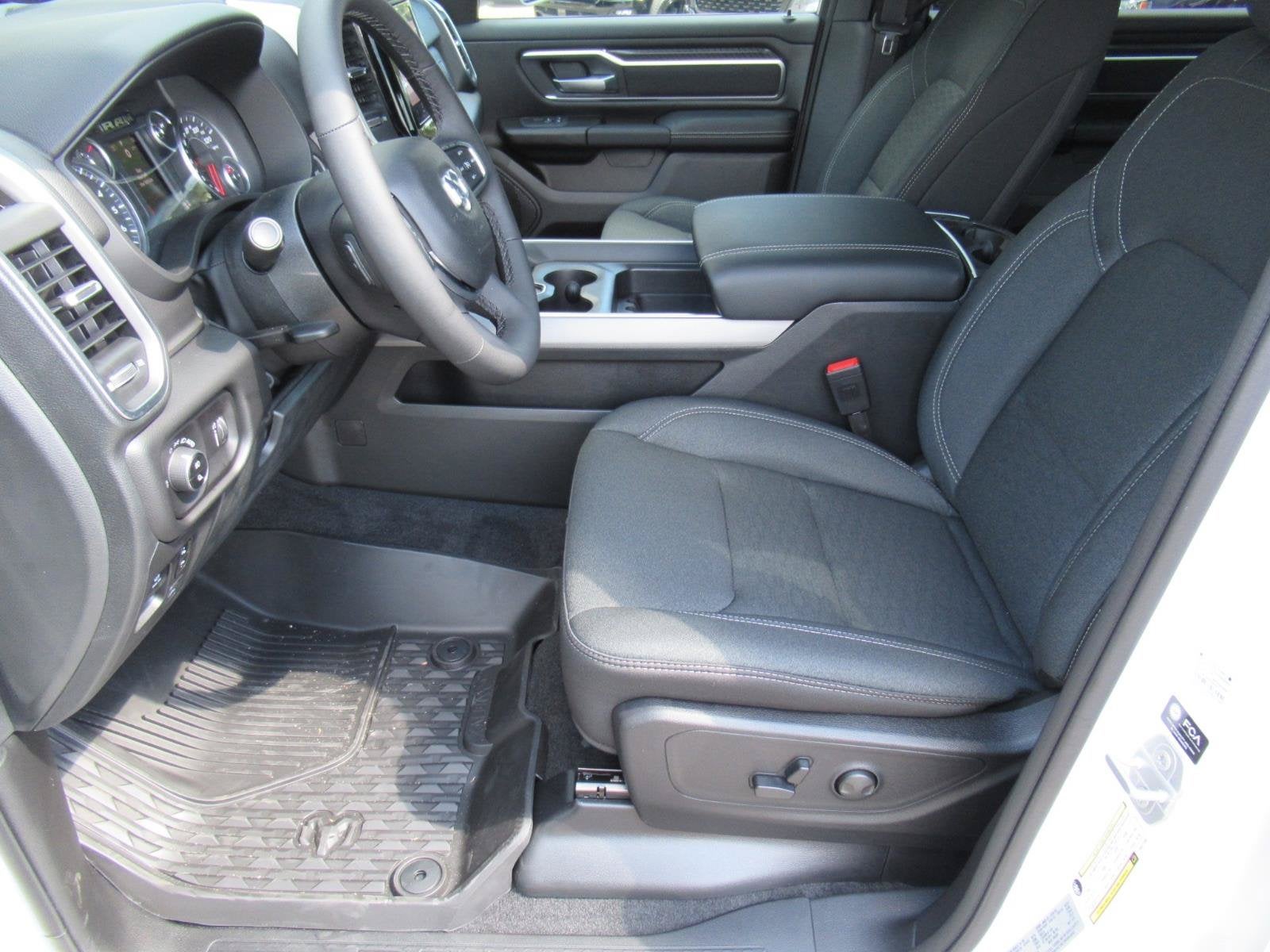 2027 RAM Ram 1500 RAM 1500 BIG HORN CREW CAB 4X2 5'7' BOX