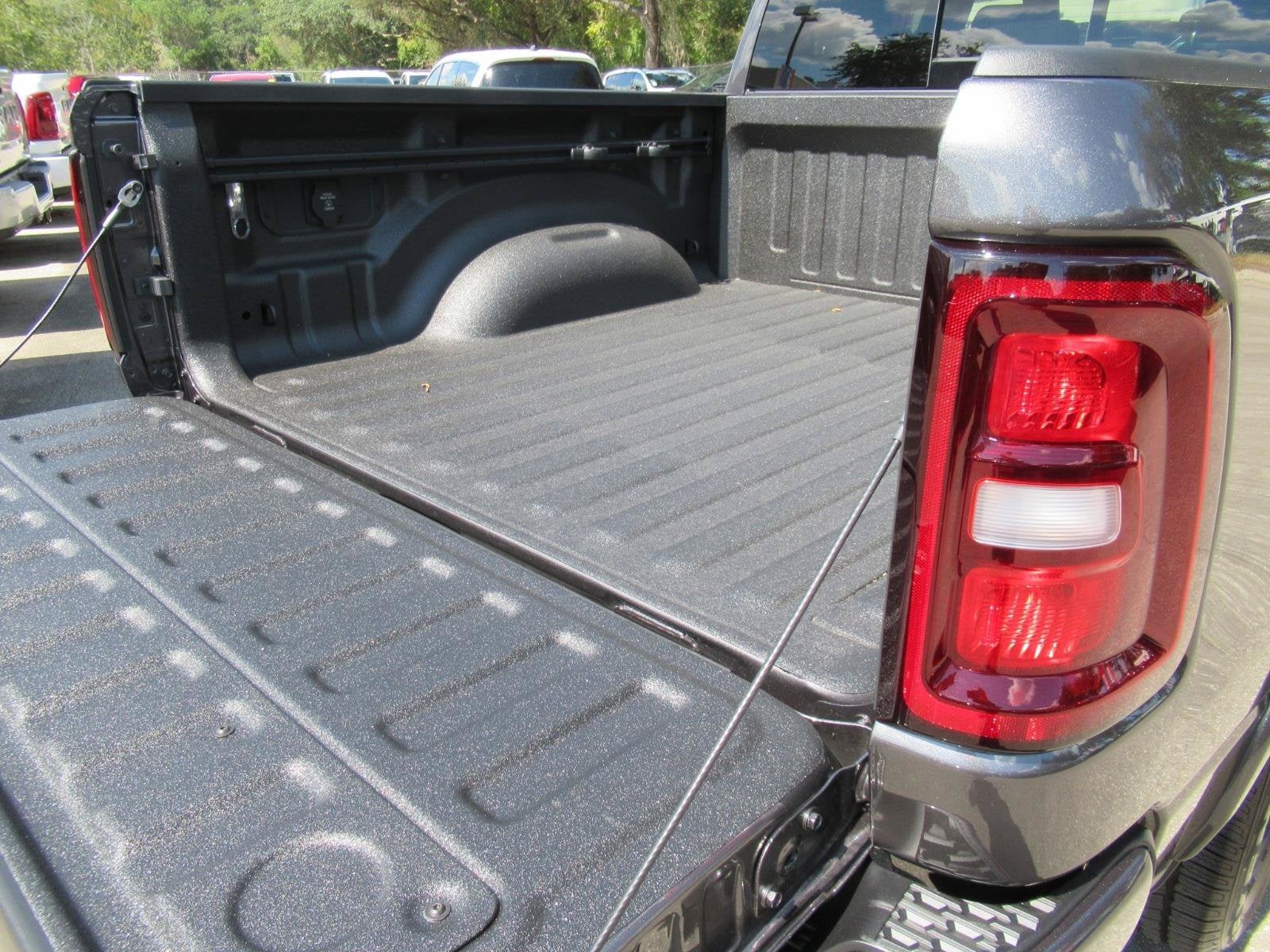 2027 RAM Ram 1500 RAM 1500 BIG HORN CREW CAB 4X4 5'7' BOX
