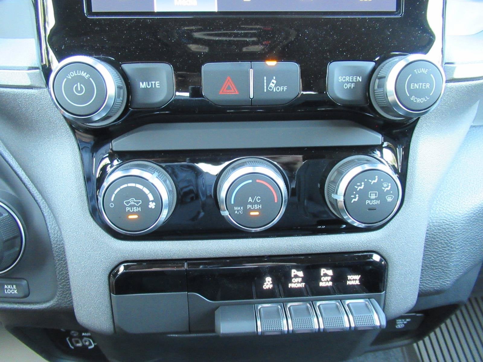 2026 RAM 1500 RAM 1500 WARLOCK CREW CAB 4X4 5'7' BOX