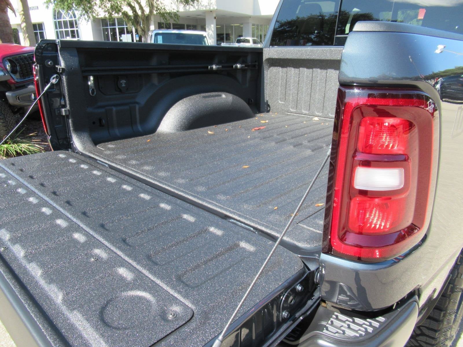 2026 RAM 1500 RAM 1500 WARLOCK CREW CAB 4X4 5'7' BOX