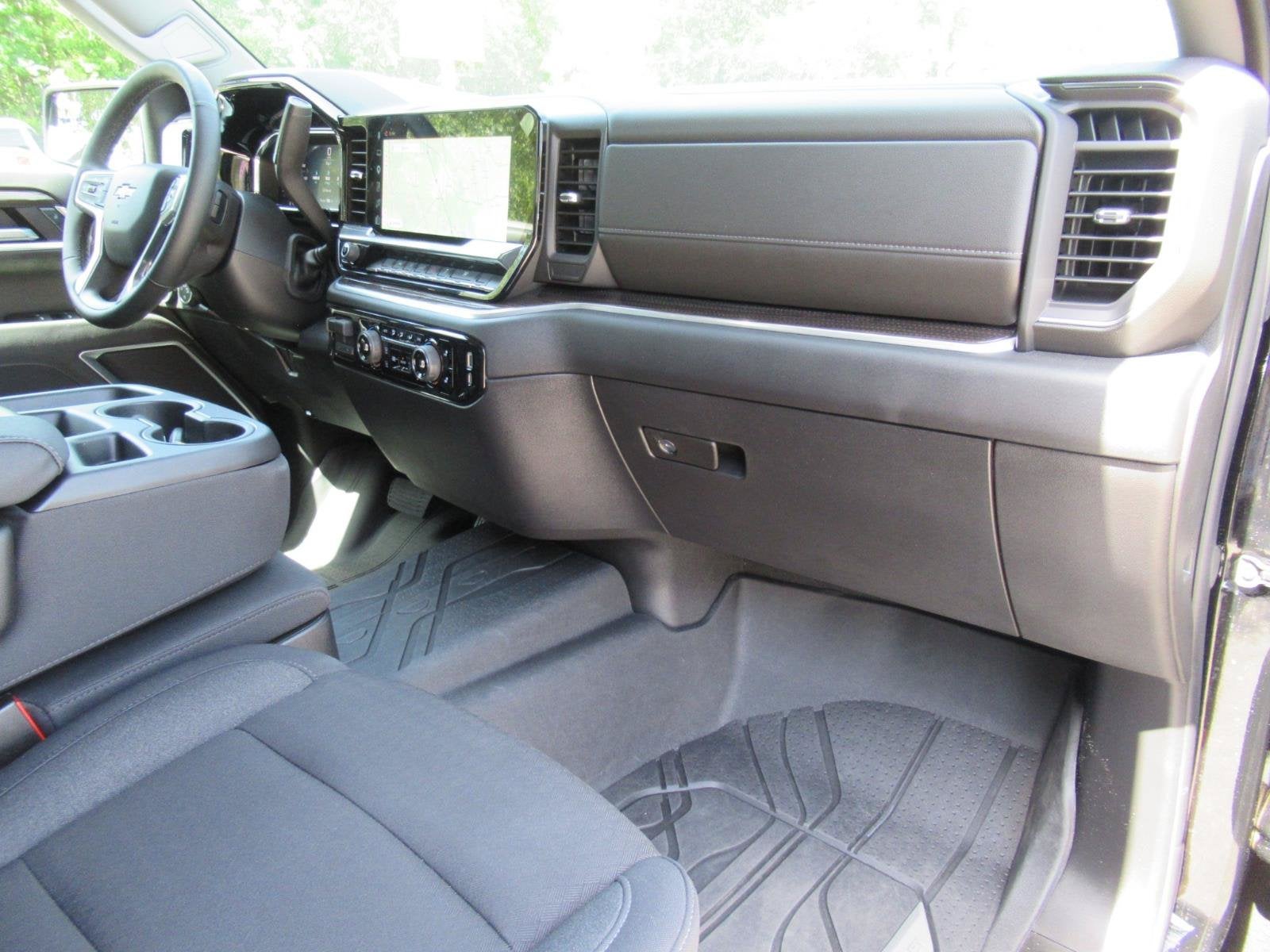 2026 Chevrolet Silverado 1500 4WD Crew Cab Short Bed LT with 2FL
